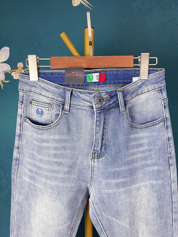 ブランドジーンズ着用イメージ